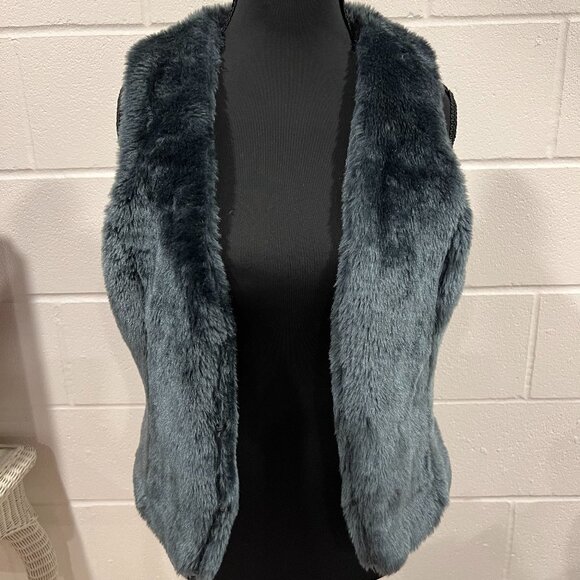 Blue Faux Fur Vest – Medium Size Cozy Statement Piece - Picture 1 of 6